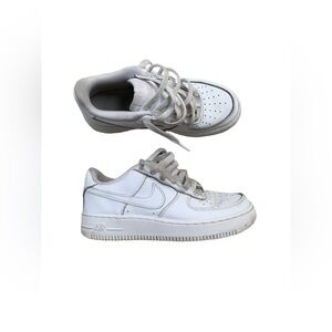 Nike Big Kid Size 4 Youth White Air Force 1 Sneakers